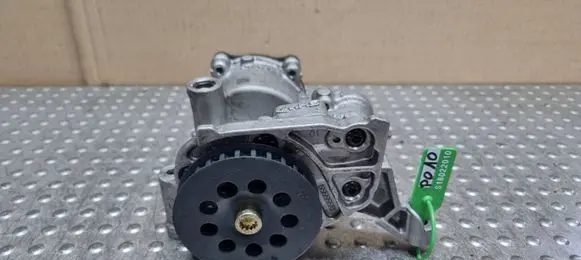Skoda Octavia Mk3 (5E) Oil pump 04L145208D