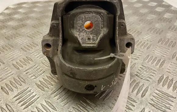 Audi Q5 SQ5 Engine mount bracket 8R0199381