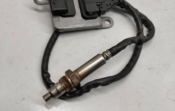 Mercedes-Benz C W205 Lambda probe sensor A0009059703 5WK96682E 0009059703
