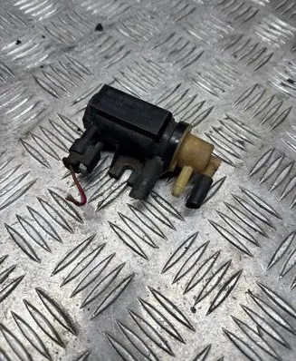 Mercedes-Benz E W212 Turbo solenoid valve A0091533128 15T051 70078208