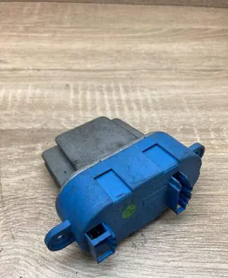 Volkswagen Touareg I Heater blower motor/fan resistor 7L0907521 908000410