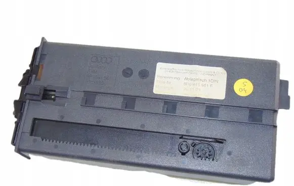 Audi A3 S3 8P Dashboard storage box/compartment 8P0941561