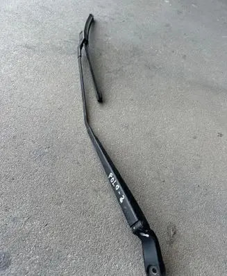 Volkswagen Polo IV 9N3 Front wiper blade arm 6Q1955410C