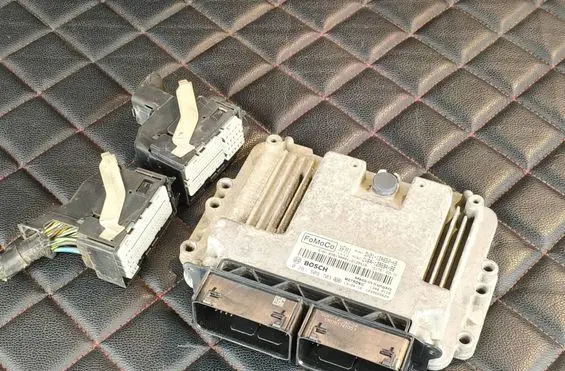 Ford B-MAX Engine control unit/module DV2112A650NB CV6A12B684BB 0261S09703