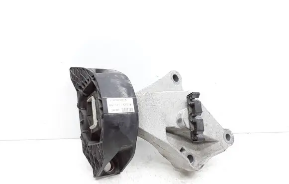 Engine mount bracket