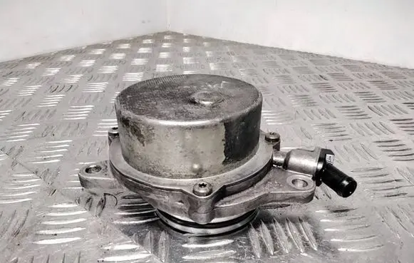 BMW 3 E46 Vacuum pump 7787366C F2470979 72817601B