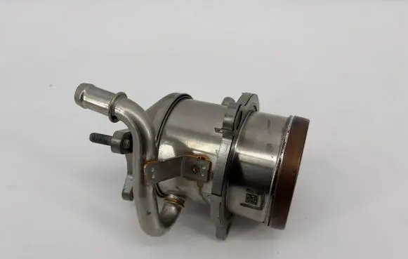 Renault Trafic III (X82) EGR valve cooler 147358452R