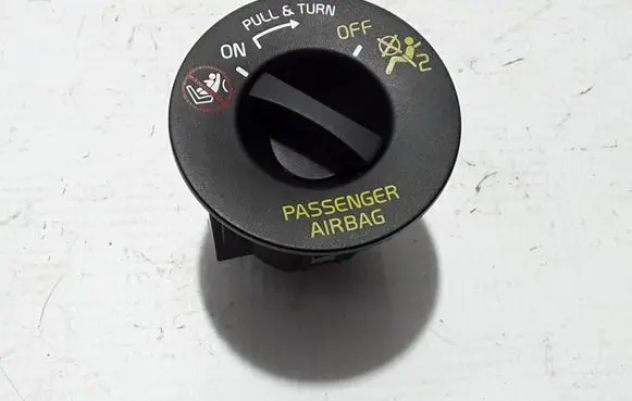 Passenger airbag on/off switch