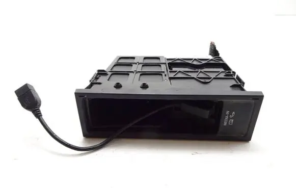 Head unit multimedia control