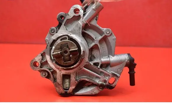 Ford Mondeo MK I Vacuum pump 9674192280