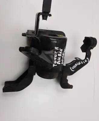 Toyota Auris E180 Engine mount bracket