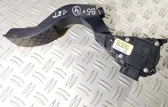 Volkswagen PASSAT B5.5 Accelerator throttle pedal 8D1723523L 6PV00837502