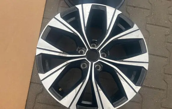 Renault Captur II R18 alloy rim 