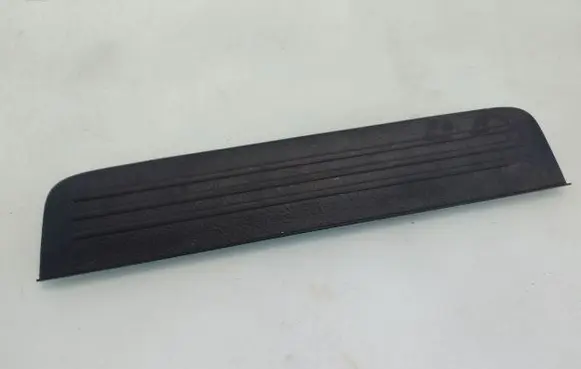 Toyota Prius (NHW20) Rear sill trim cover 6791563010