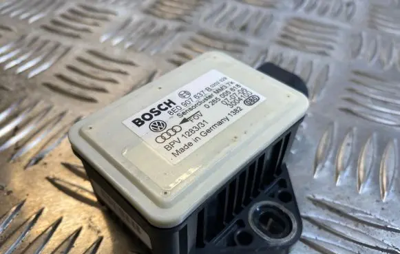 Audi A6 S6 C6 4F ESP acceleration yaw rate sensor 8E0907637B 3004100 0265005618