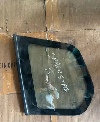 Mitsubishi Space Star Rear side window