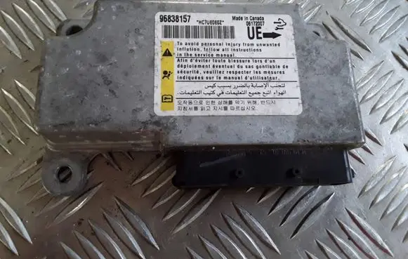 Chevrolet Captiva Airbag control unit/module 96838157