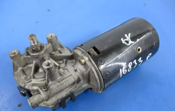 Ford Focus Front wiper linkage and motor XS41-17508-BB
