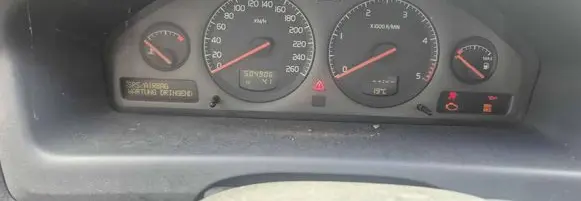 Speedometer (instrument cluster)