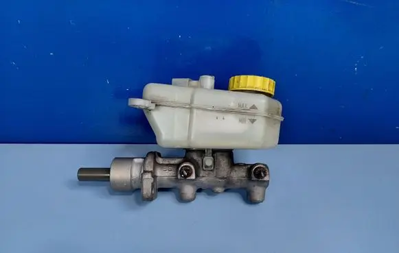 Skoda Fabia Mk1 (6Y) Master brake cylinder 6Q0611019S 6Q0611301A