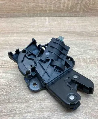 Audi A8 S8 D3 4E Tailgate/trunk/boot lock/catch/latch 4E0827505C 4F5827505B