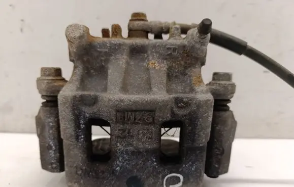 Mitsubishi L200 Front brake caliper