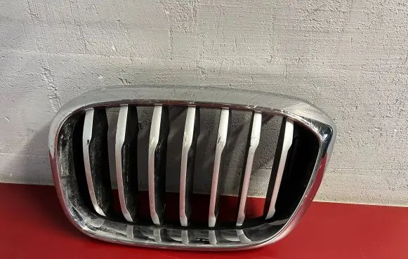 BMW X3 G01 Front bumper upper radiator grill