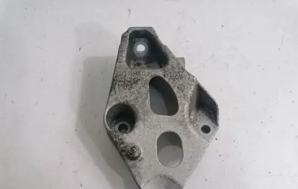 BMW 4 F32 F33 Engine mounting bracket 6859415