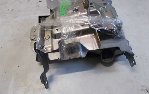 Renault Kadjar Battery tray aku