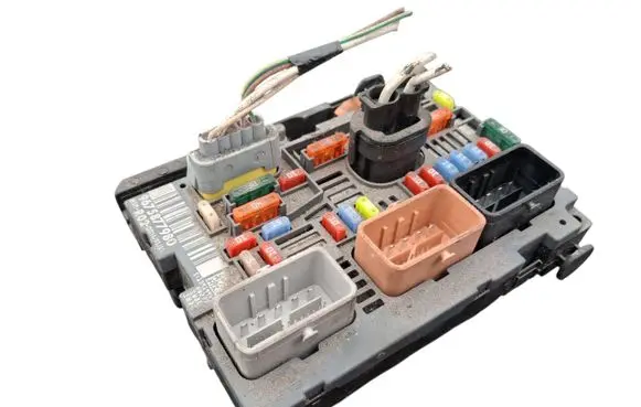 Citroen C4 I Picasso Fuse box set 9675877980