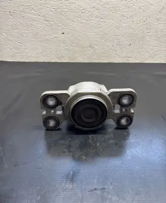 Volvo XC60 Engine mount bracket 31316875