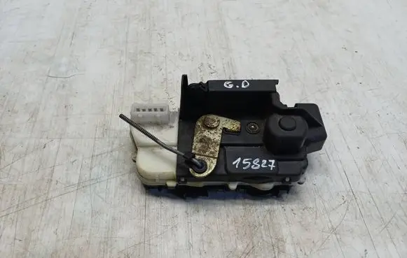Peugeot 607 Rear door lock