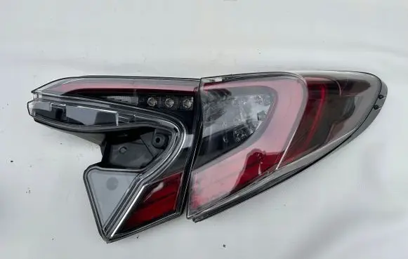 Toyota C-HR I Headlight/headlamp