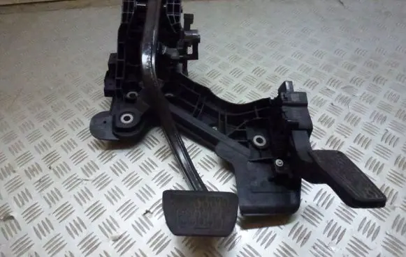 Jeep Wrangler Accelerator throttle pedal