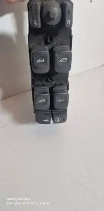 Volvo V70 Electric window control switch 8682836 MU39XX00075