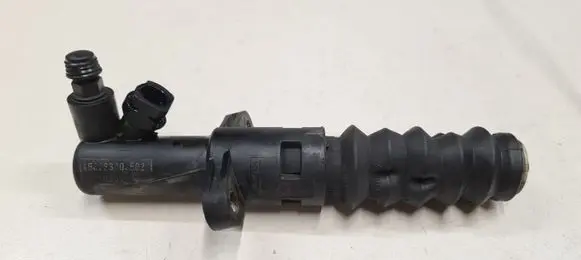 Clutch slave cylinder