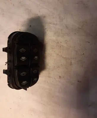 Ford Focus Electric window control switch 98AB14A132DB