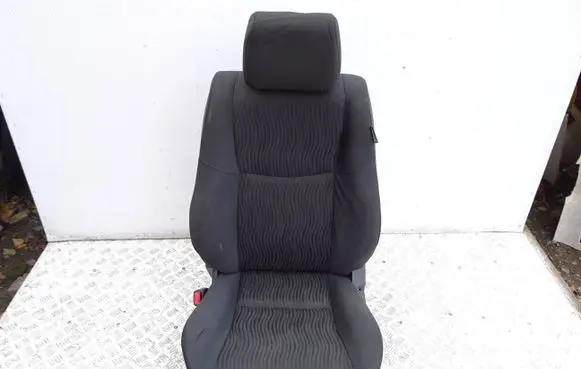 Suzuki Swift II Front passenger seat uyv