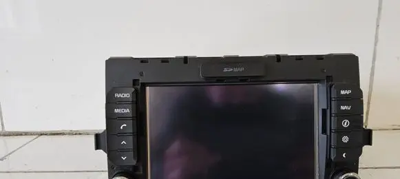 KIA Rio Navigation unit CD/DVD player 965601W520