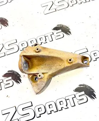 Volkswagen PASSAT B5.5 Engine mounting bracket 8D0399113AT 8D0399113