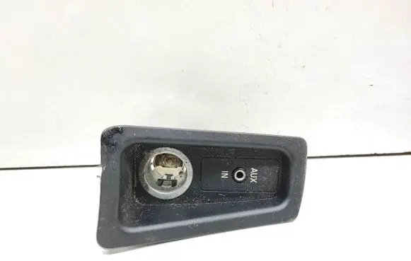 BMW 1 E82 E88 AUX in-socket connector 6930561 61316930561
