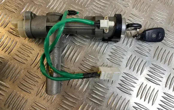 Hyundai Terracan Ignition lock