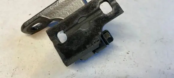 BMW 7 E65 E66 Front door upper hinge