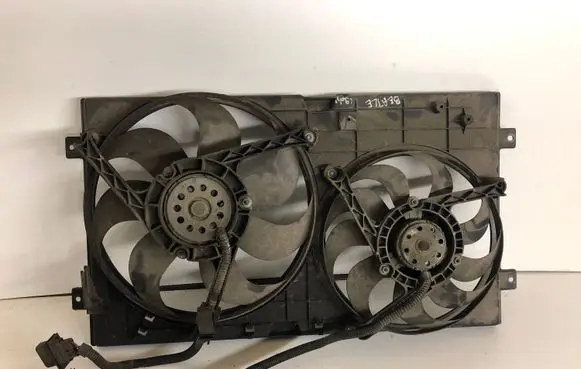Volkswagen New Beetle Radiator cooling fan shroud 1CO121207C