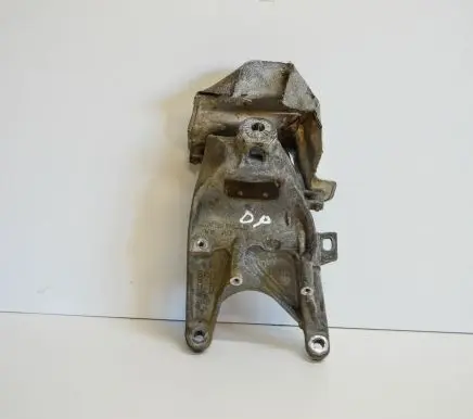 Audi A4 S4 B9 8W Engine mounting bracket 4M0199308AD