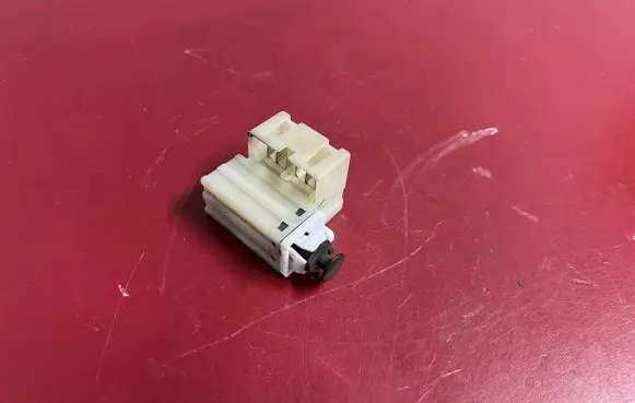 Chrysler Town & Country V Brake pedal sensor switch 04671336AD