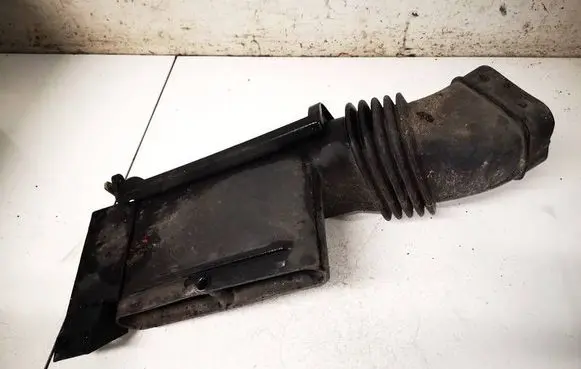 Volvo V70 Air intake hose/pipe 30741368