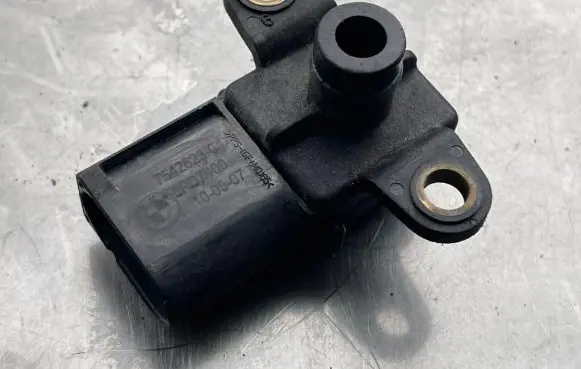BMW 3 E92 E93 Intake air temperature sensor 7542623 6PD7400 100507