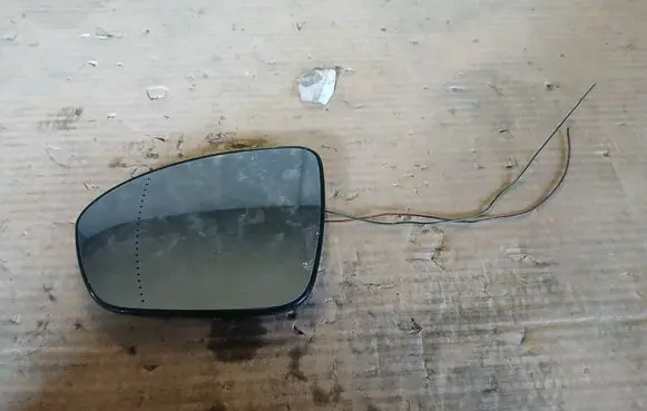 Renault Clio V Wing mirror glass 30166740
