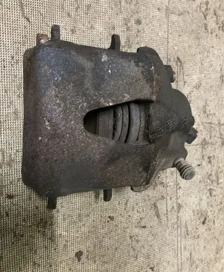 Volkswagen Golf Plus Front brake caliper